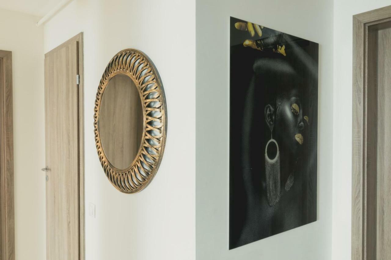 Apartment Alonisos Lux Brasov Ngoại thất bức ảnh