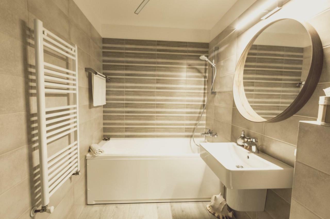 Apartment Alonisos Lux Brasov Ngoại thất bức ảnh