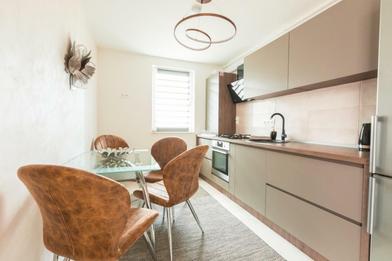 Apartment Alonisos Lux Brasov Ngoại thất bức ảnh